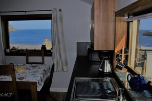 Private kitchen - Stunning family apartment with superb sea views (Gardenstown)