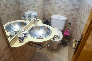 Shower, towels