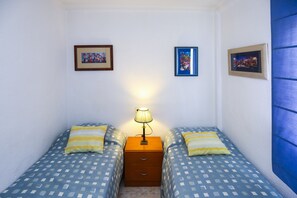 3 habitaciones, tabla de planchar con plancha y wifi gratis 
