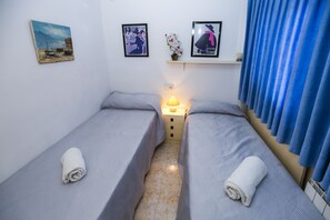 3 bedrooms, iron/ironing board, free WiFi, bed sheets