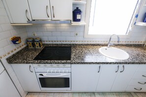 Fridge, microwave, oven, coffee/tea maker