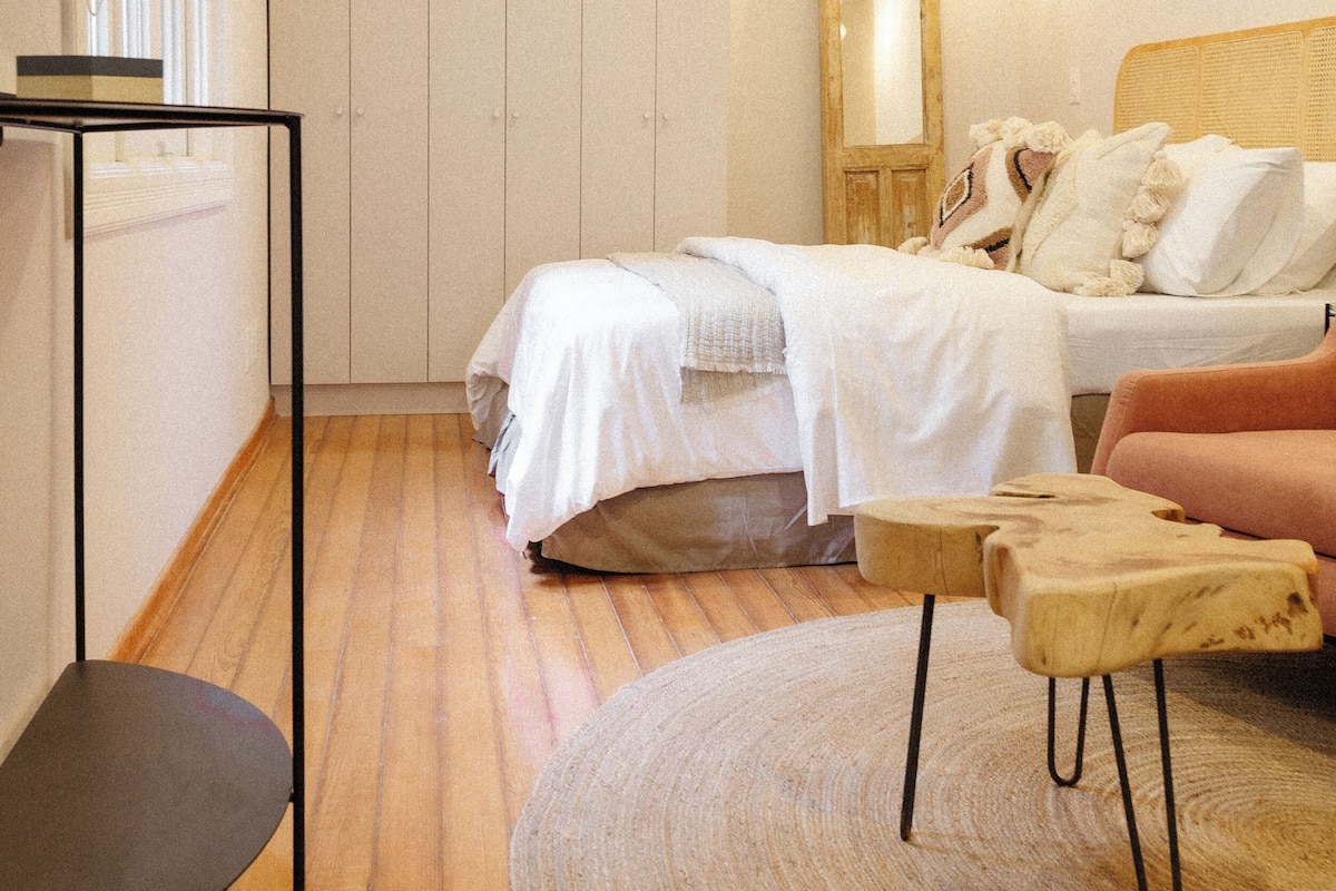 Apartemen Ekonomi | 2 kamar tidur, brankas, tirai kedap cahaya, dan Wi-Fi gratis