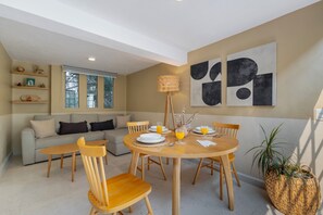 ベーシック アパートメント | ダイニングルーム