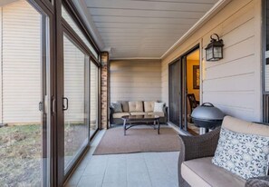 Terrace/patio - Walk in level/indoor and outdoor pool/Golf Discounts (Branson)