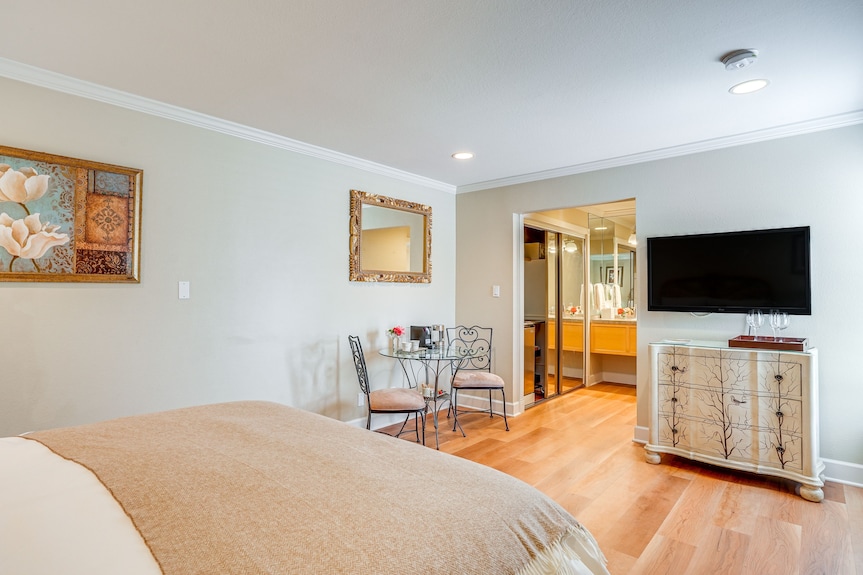 Resort-style Napa Studio: Close To Wineries! - Napa, CA