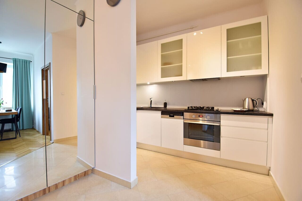 冷蔵庫、オーブン、コンロ、食器洗い機