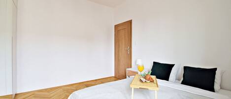 2 bedrooms, desk, iron/ironing board, free WiFi