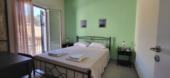 2 bedrooms, iron/ironing board, WiFi, bed sheets