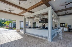 Bar (on property) - New Home- StoreyLake-Private Pool- 2 Free Water Parks-Near Disney and Universal. (Kissimmee)