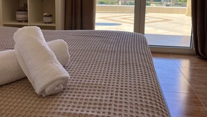 4 室のベッドルーム、アイロン / アイロン台、WiFi、ベッドシーツ