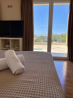 4 quartos, ferros/tábuas de passar roupa, Wi-Fi, roupa de cama