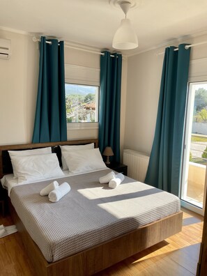 4 bedrooms, iron/ironing board, WiFi, bed sheets - Villa Eva in Eretria Greece , the ideal place for your vacations (Eretria)