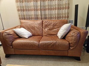 Apartment | Living area - Impeccable 1-bed Apartment in Purfleet (Purfleet)