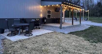 The Den at J-Barn – Private, Secluded Getaway