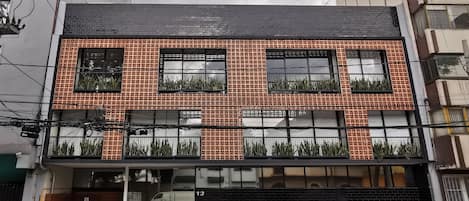 施設の正面