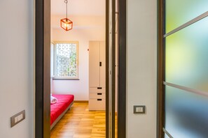 2 bedrooms, free WiFi, bed sheets - Fresh and Trendy Flat at Vomero (Naples)