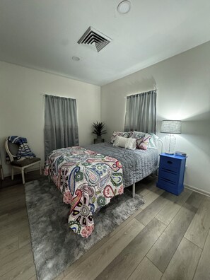 2 bedrooms, desk, free WiFi, bed sheets