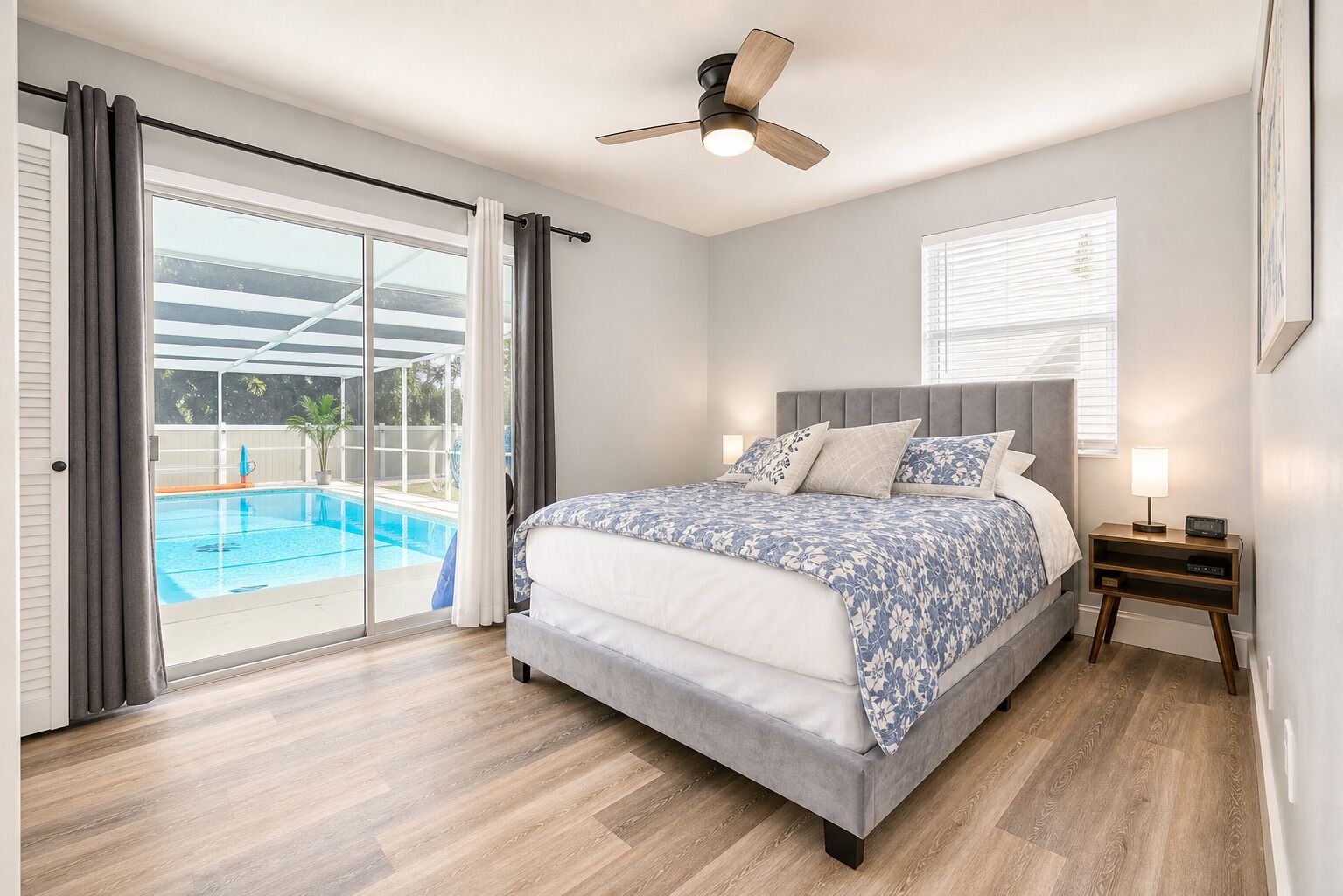 4 bedrooms, desk, iron/ironing board, travel cot