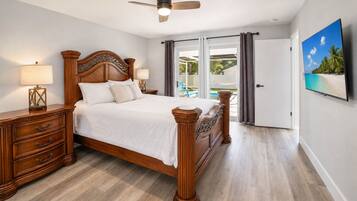 4 bedrooms, desk, iron/ironing board, travel cot