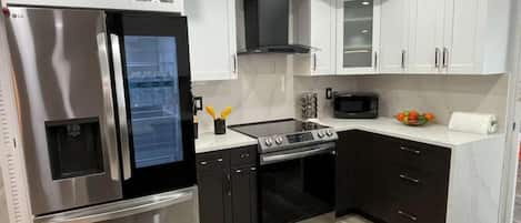 Kühlschrank, Ofen, Herdplatte, Geschirrspüler