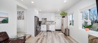 New 1-Bdrm Apartment Suite - Pet-Friendly Cozy Mountain Escape Near Trail & Lake