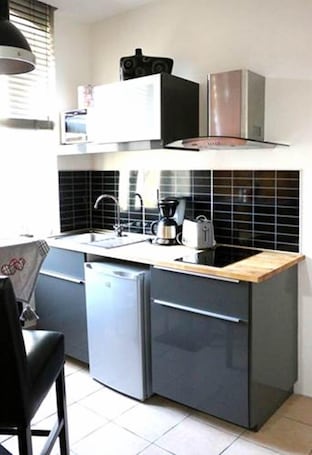Fridge, microwave, oven, coffee/tea maker. Mont Louis Guesthouse LE Vauban