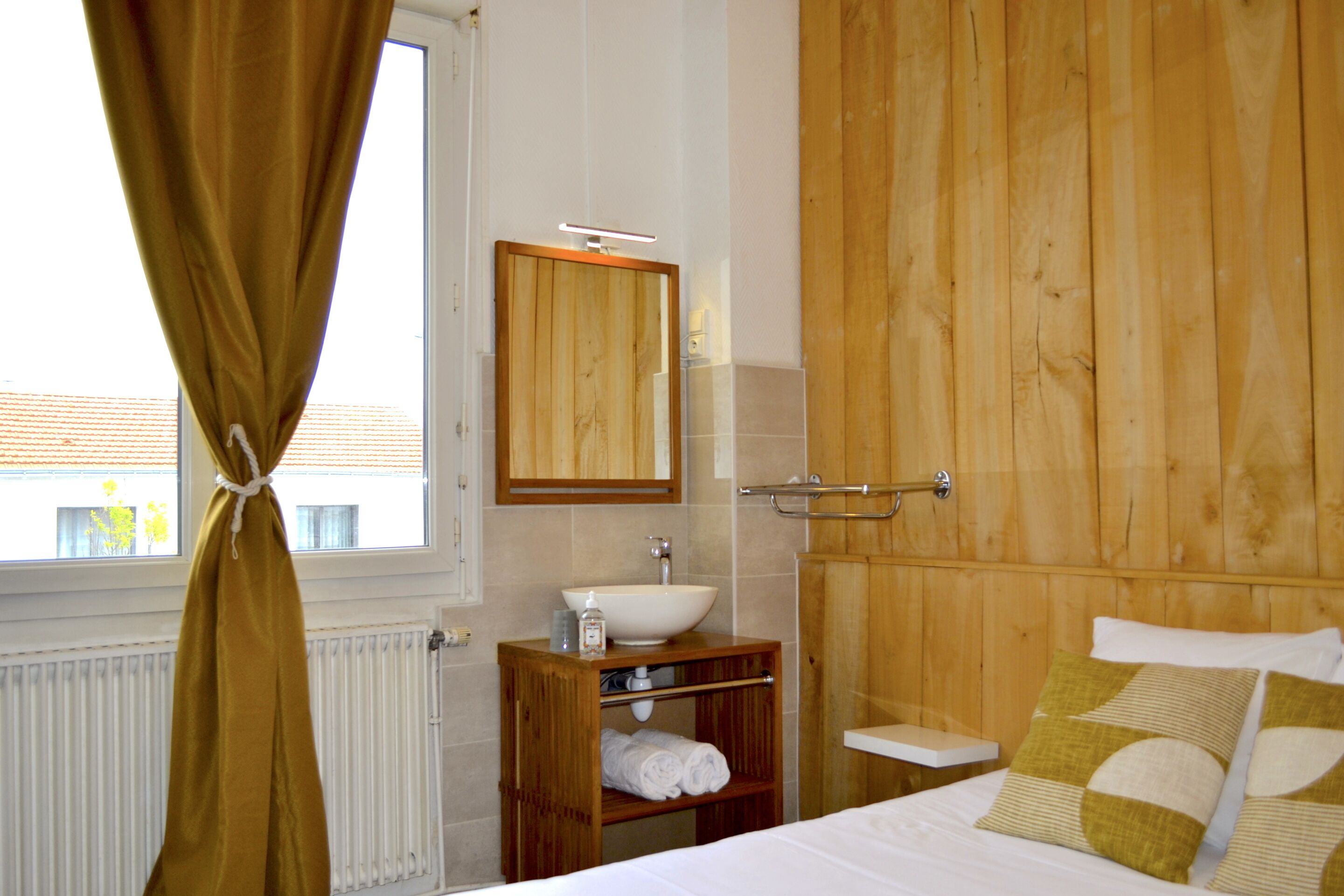 ห้องสแ  ตนดาร์ดดับเบิล, ห้องน้ำรวม | Wi-Fi ฟรี