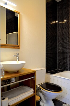 Appartement, salle de bain privée | Salle de bain