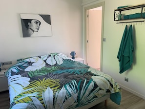 1 bedroom, free WiFi, bed sheets