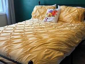 2 bedrooms, WiFi, bed sheets