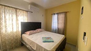 1 chambre, fer et planche à repasser, Wi-Fi, literie fournie