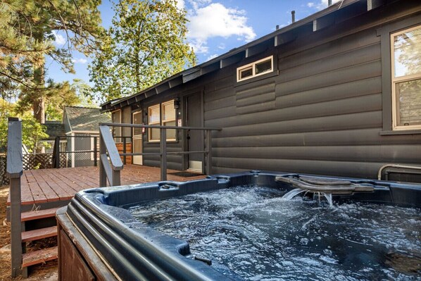 Bañera de hidromasaje exterior