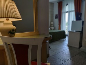 1 dormitorio y ropa de cama