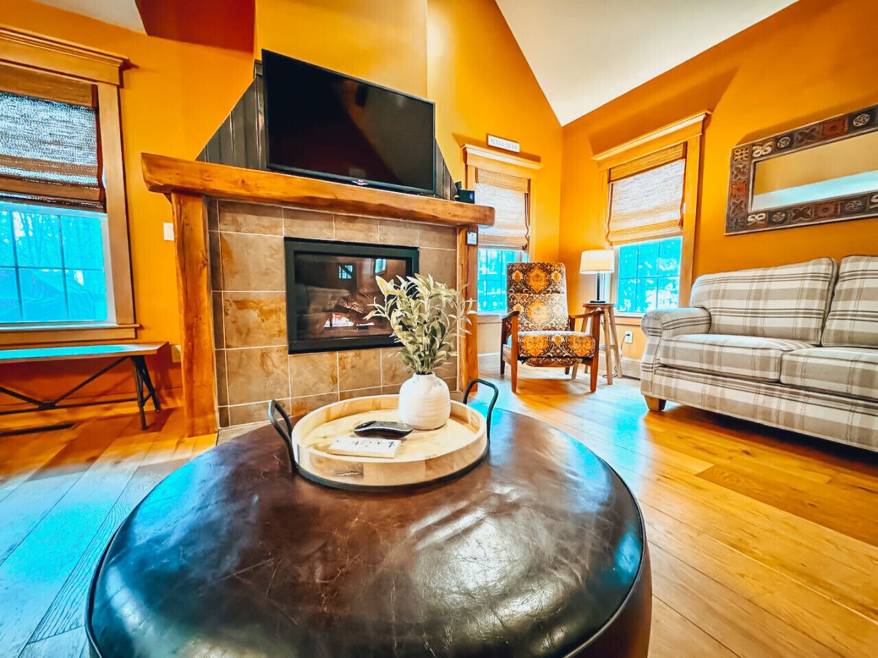 Smart TV, fireplace, foosball, books