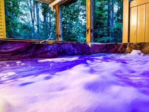 Outdoor spa tub - Wagging Tails Meet Hot Trails! (Conway)