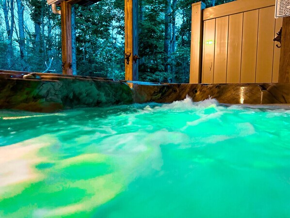 Baignoire à remous extérieure