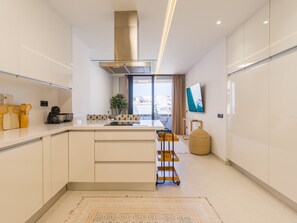 Fridge, microwave, oven, dishwasher - Bella Vita By CanariasGetaway (Las Palmas de Gran Canaria)