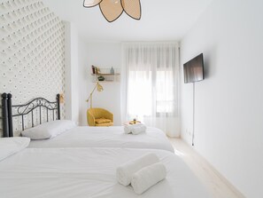 2 bedrooms, desk, iron/ironing board, free WiFi - Successful Destiny By CanariasGetaway (Las Palmas de Gran Canaria)