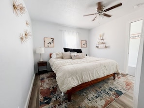 3 soverom, strykejern/-brett, reiseseng for barn og wi-fi (inkludert)