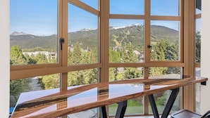 Unclassified image, 4 of 60, button - Ace Cascade (Whistler)