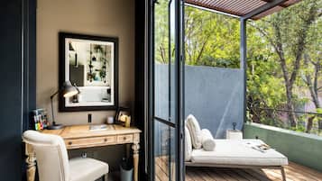 Standard Apartment | Living area