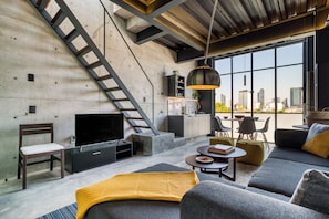 32-inch Smart TV with digital channels - QUERETARO by Mr. W (Mexico City)