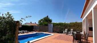 Casa Lina - villa with garden and pool