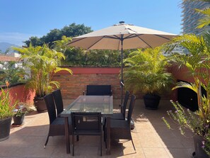 屋外ダイニングエリア