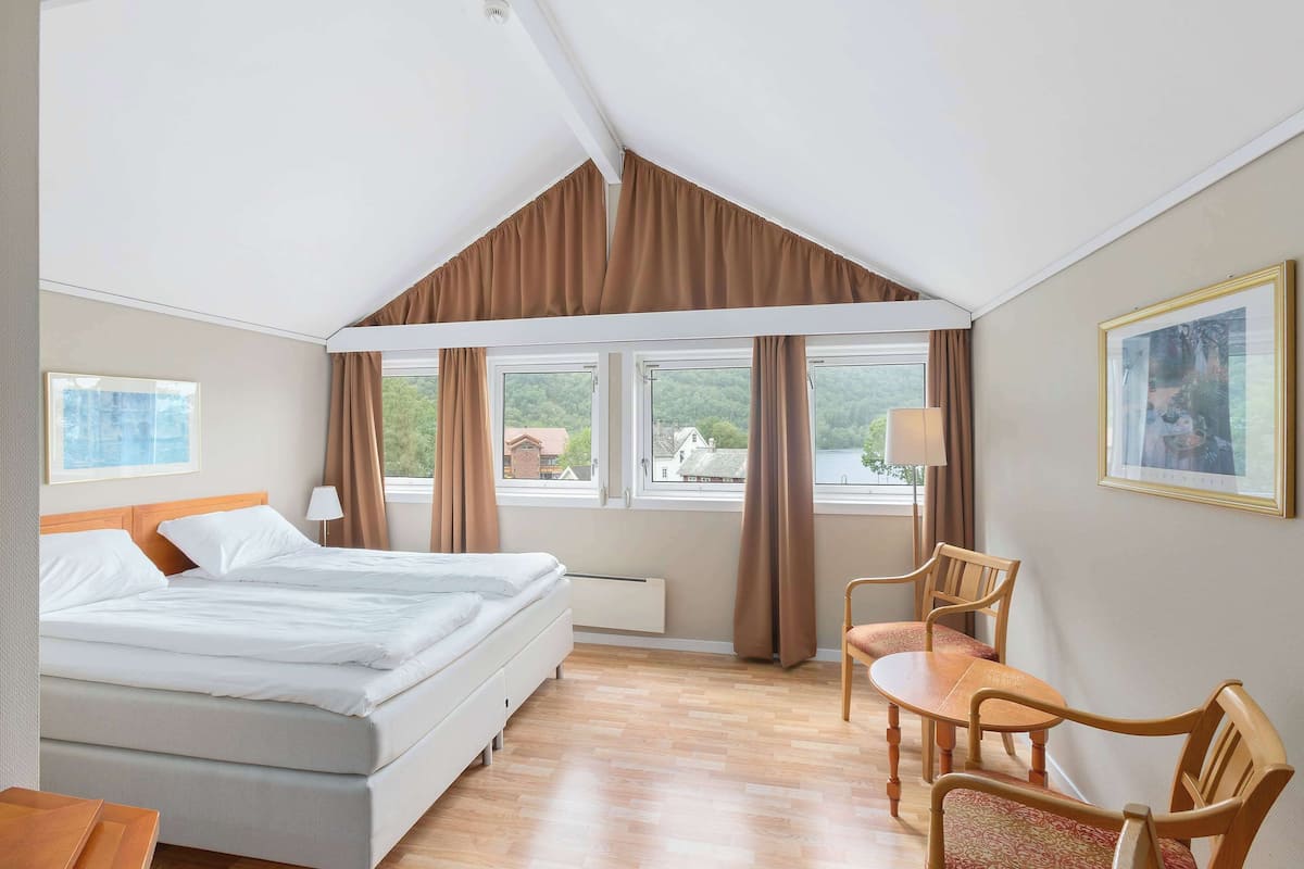 1 habitación, decoración personalizada y muebles diferentes