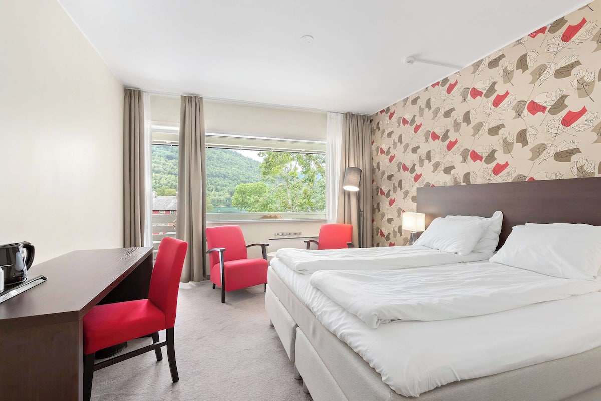 1 habitación, decoración personalizada y muebles diferentes