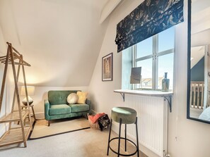 Unclassified image, 4 of 14, button - The Hay Loft - UK45607 (Seaton, near Hornsea)