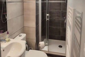 Shower, toilet paper