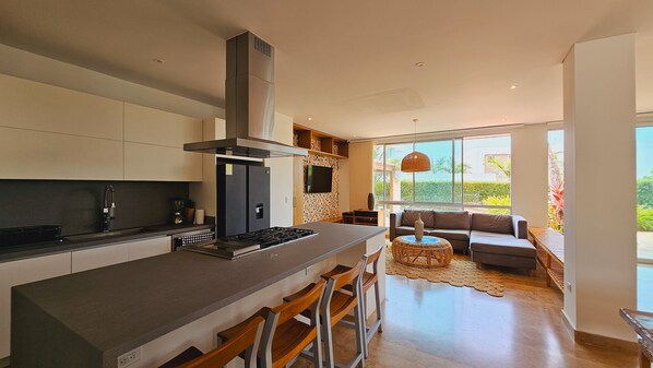 Family dining - Espectacular casa de playa (Juan de Acosta)