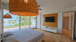 5 bedrooms, desk, free WiFi